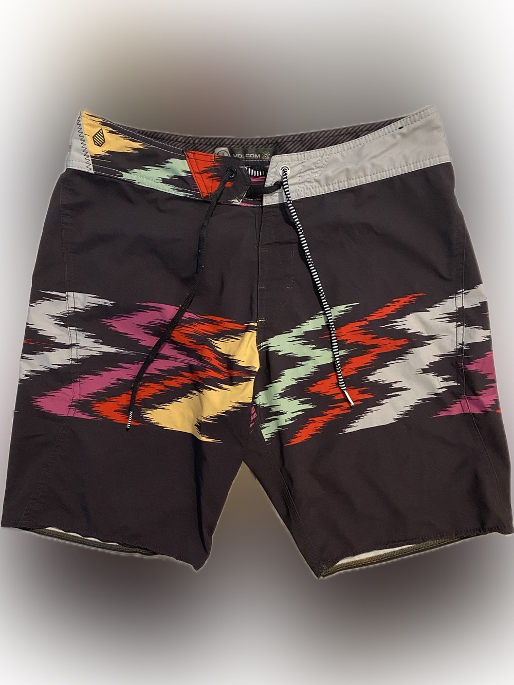 Volcom Mod-tech board shorts, size 30, color black